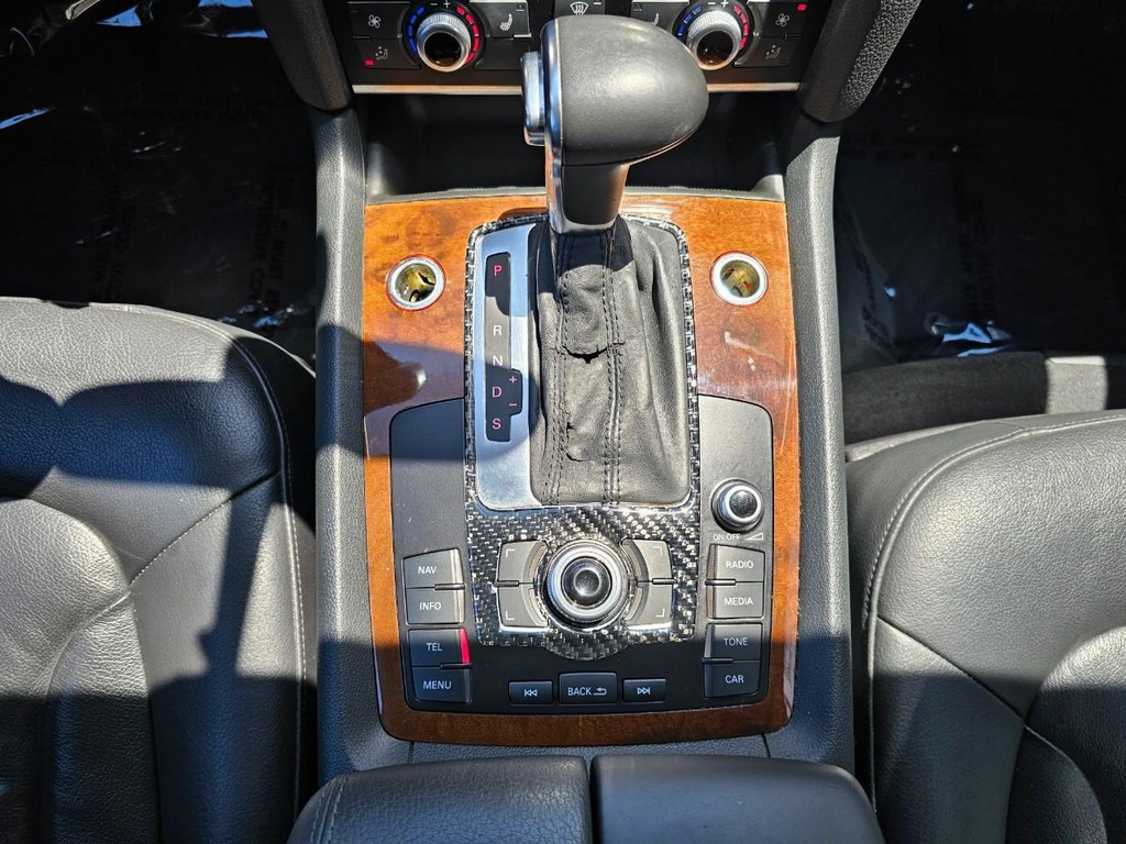 Audi Q7 Vehicle Full-screen Gallery Image 39