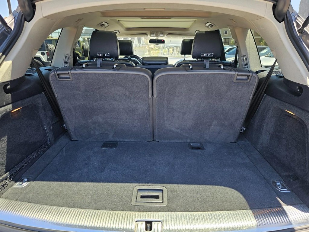 Audi Q7 Vehicle Full-screen Gallery Image 46