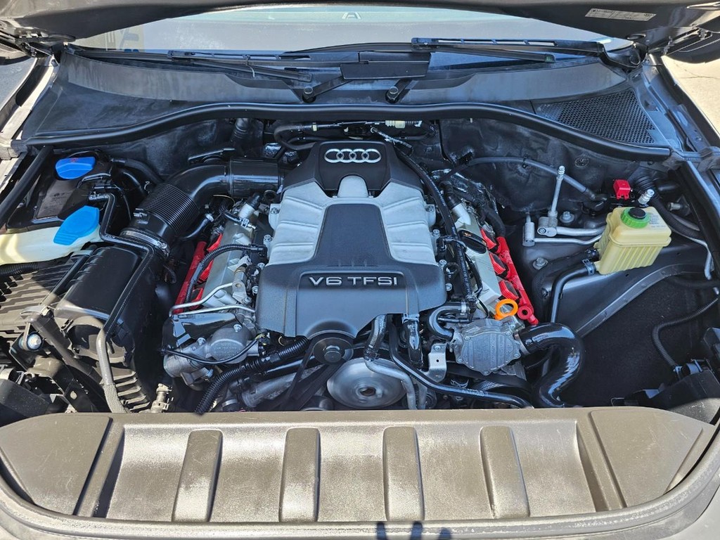 Audi Q7 Vehicle Full-screen Gallery Image 48