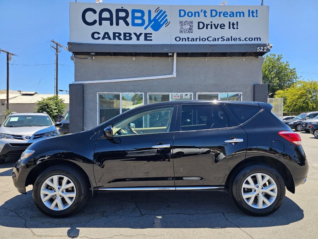 Nissan Murano LE Vehicle Full-screen Gallery Image 4