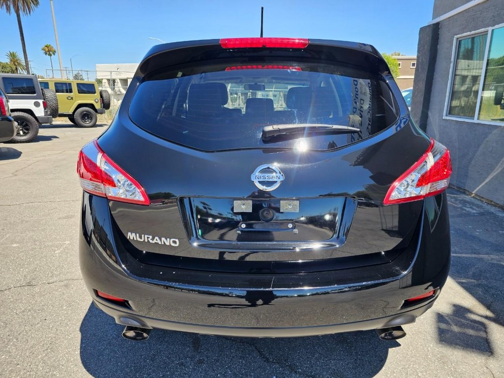 Nissan Murano LE Vehicle Full-screen Gallery Image 6