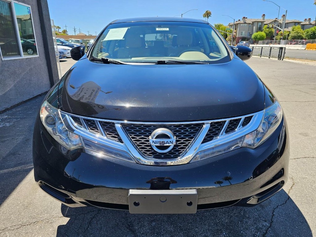 Nissan Murano LE Vehicle Full-screen Gallery Image 10