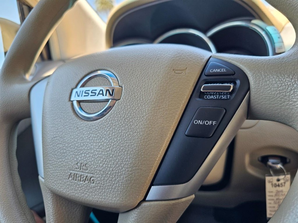 Nissan Murano LE Vehicle Full-screen Gallery Image 20