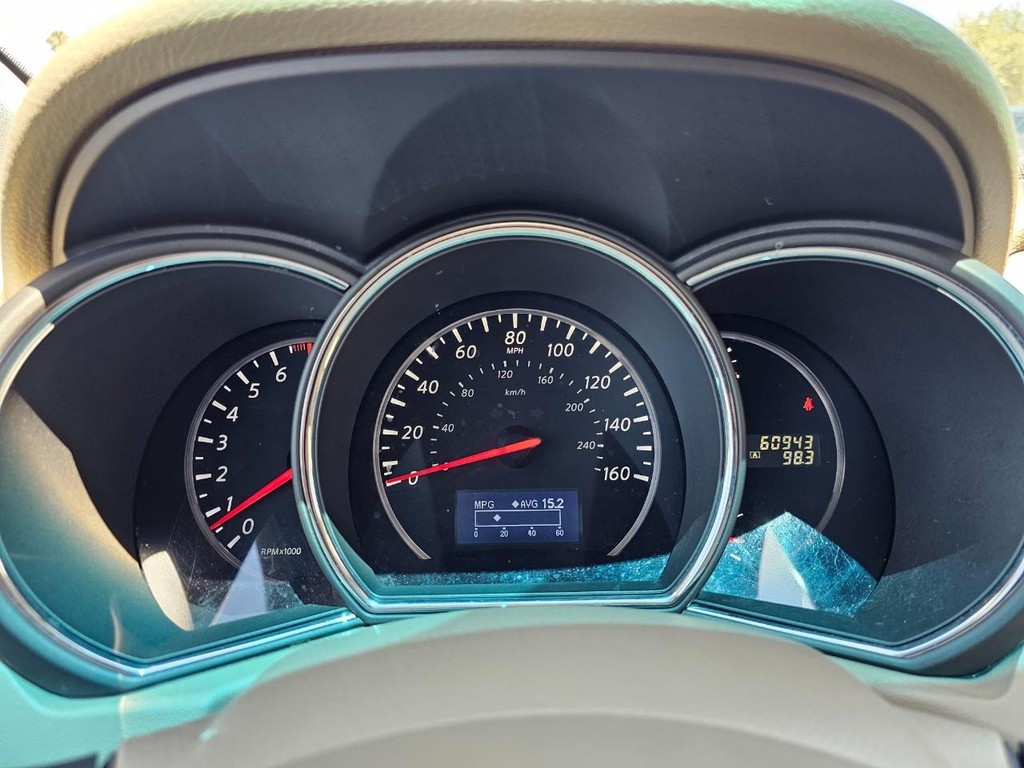 Nissan Murano LE Vehicle Full-screen Gallery Image 21