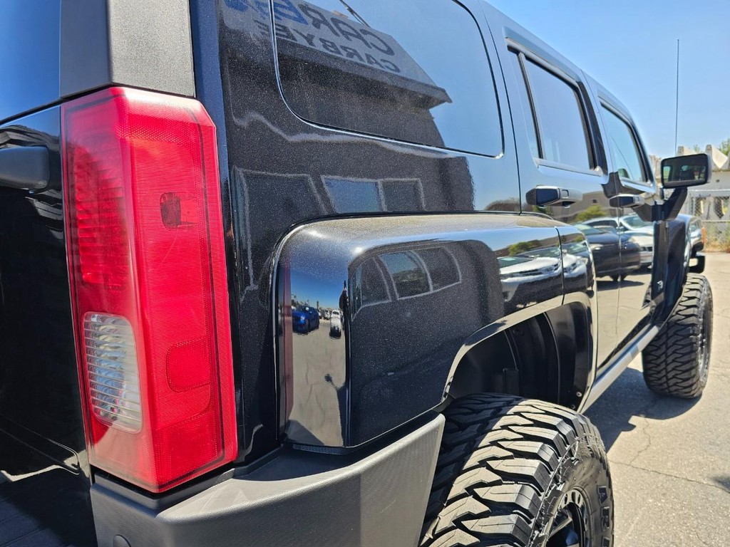 HUMMER H3 Vehicle Full-screen Gallery Image 13