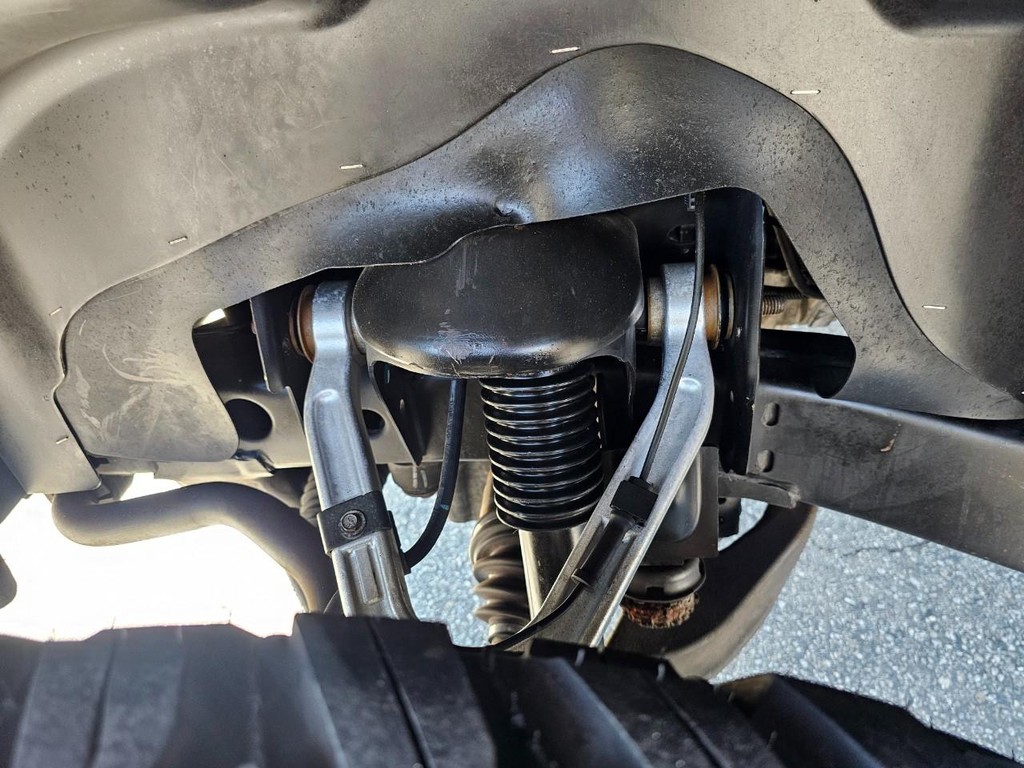 HUMMER H3 Vehicle Full-screen Gallery Image 18