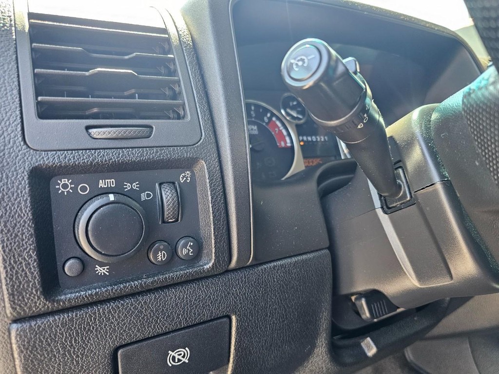 HUMMER H3 Vehicle Full-screen Gallery Image 23