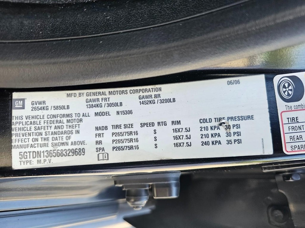 HUMMER H3 Vehicle Full-screen Gallery Image 38