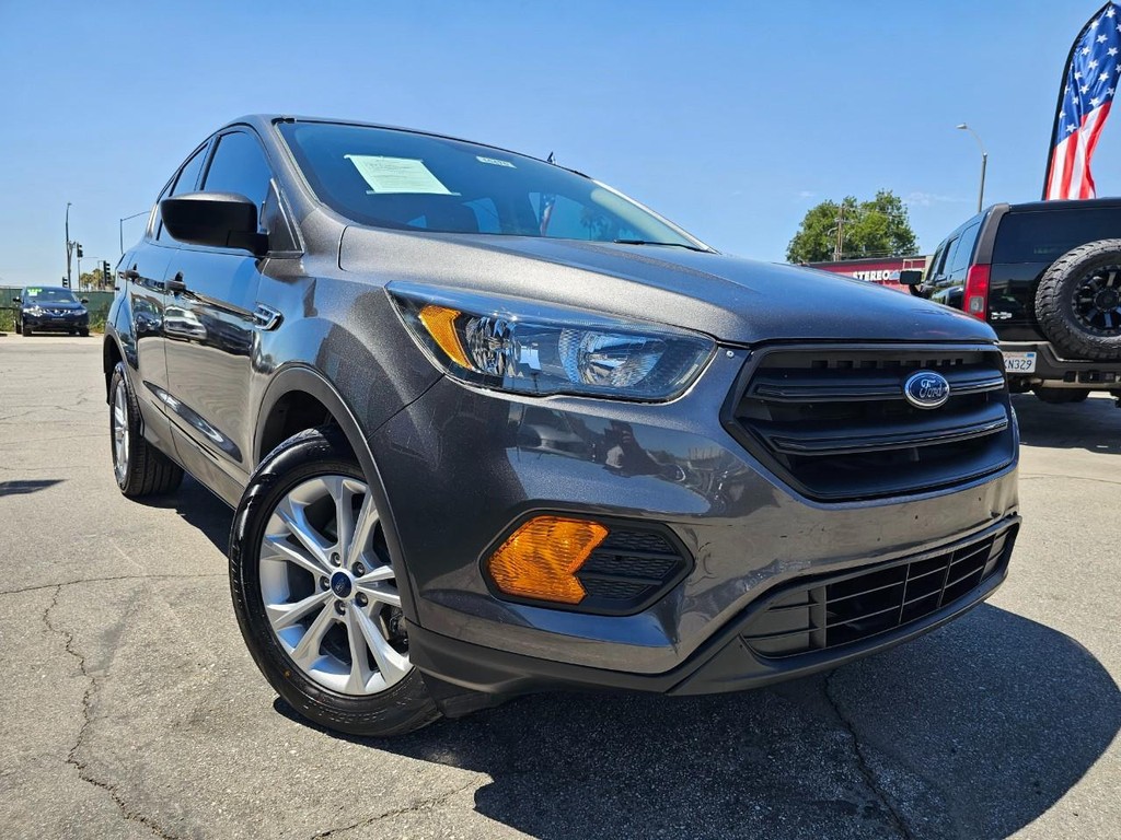 Ford Escape Vehicle Full-screen Gallery Image 8