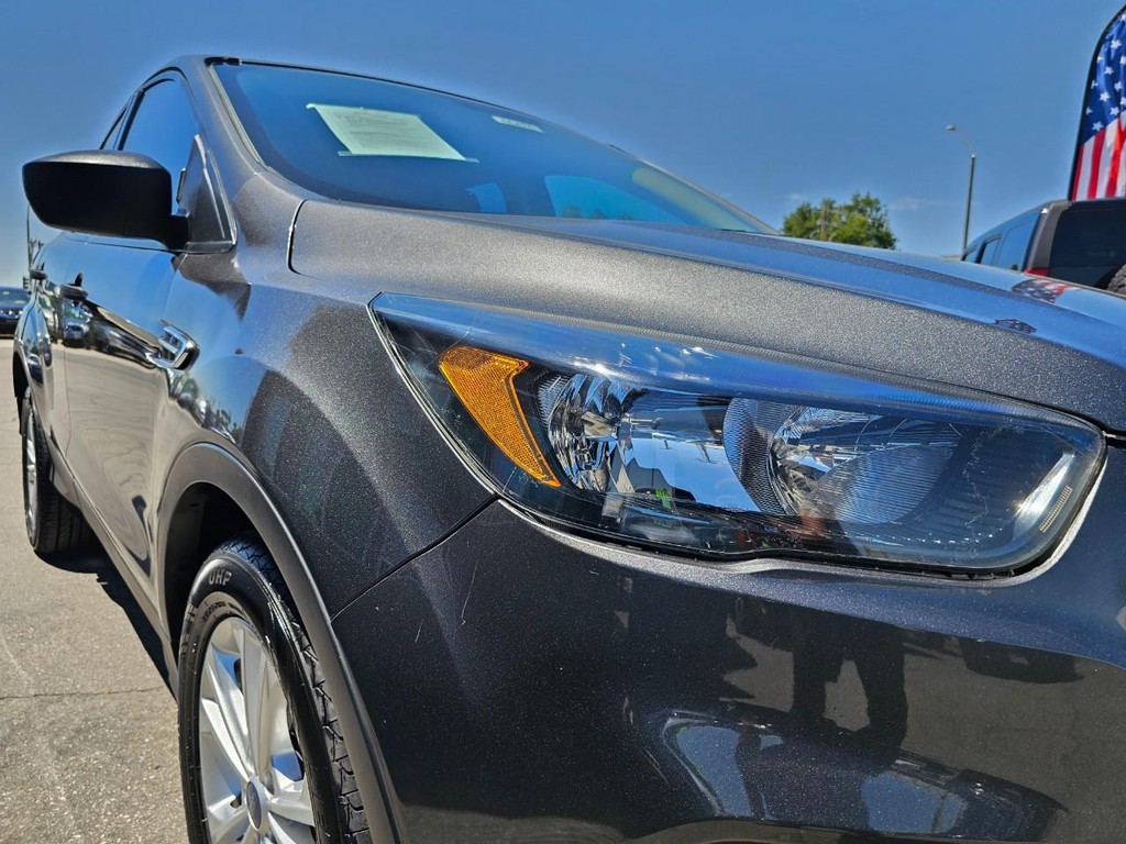 Ford Escape Vehicle Full-screen Gallery Image 10