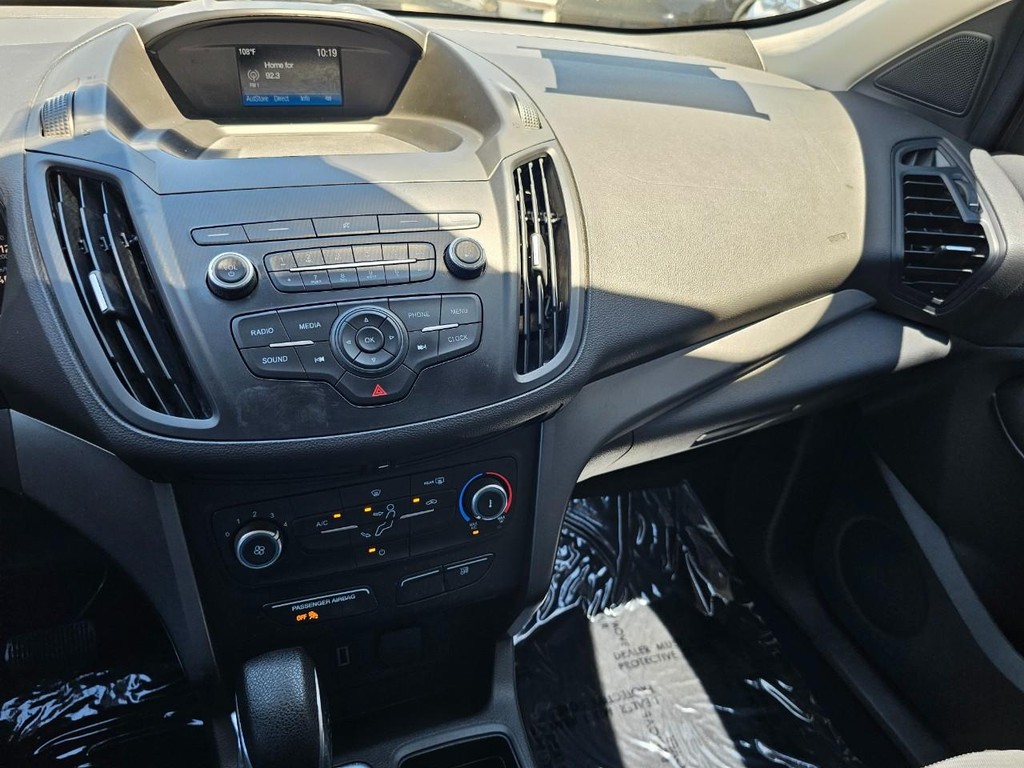 Ford Escape Vehicle Full-screen Gallery Image 26