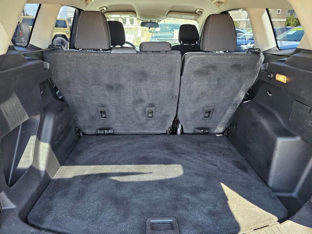 Ford Escape Vehicle Full-screen Gallery Image 32