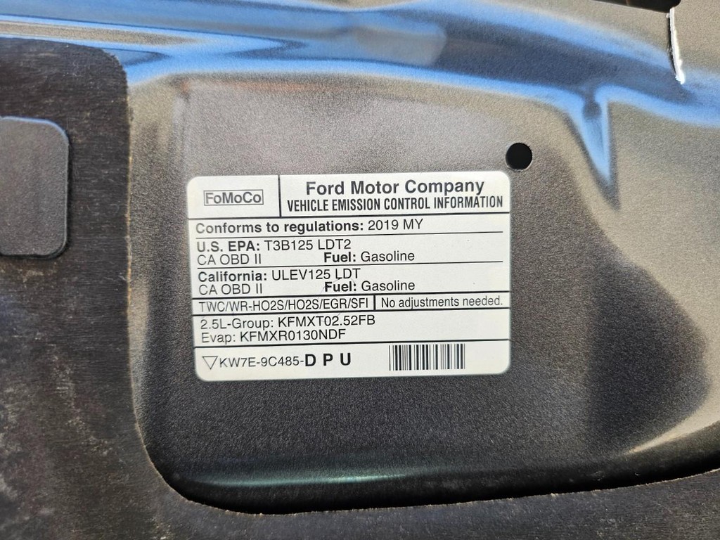 Ford Escape Vehicle Full-screen Gallery Image 34