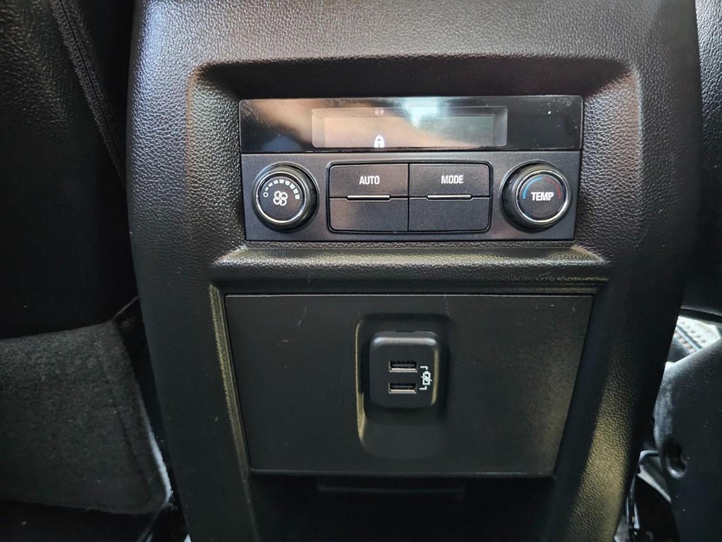 Chevrolet Traverse Vehicle Full-screen Gallery Image 28