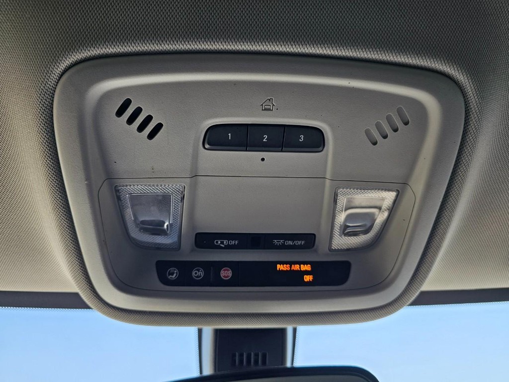 Chevrolet Traverse Vehicle Full-screen Gallery Image 37