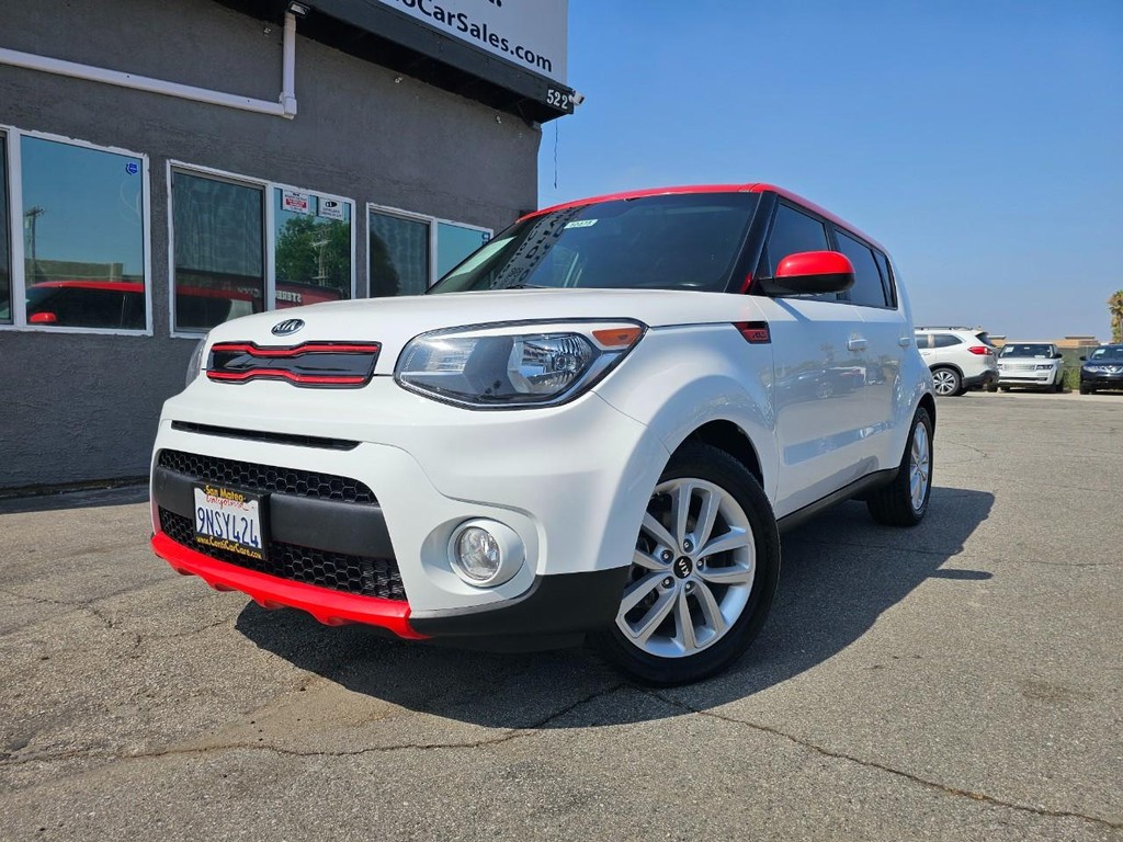 Kia Soul Vehicle Full-screen Gallery Image 2