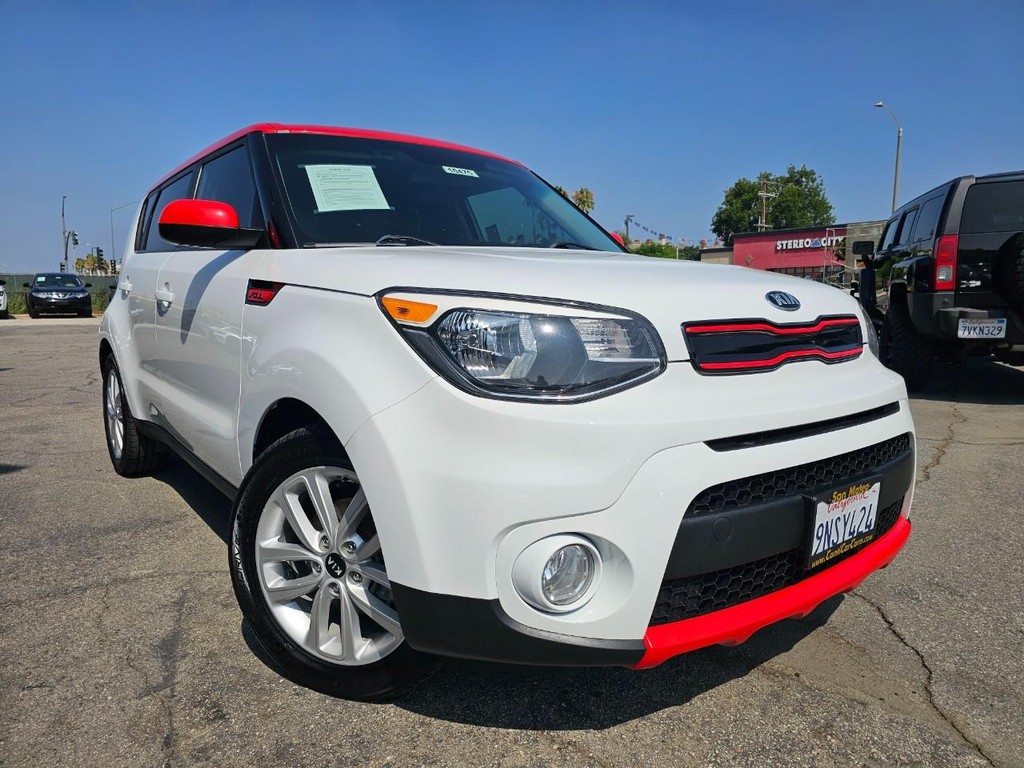 Kia Soul Vehicle Full-screen Gallery Image 8