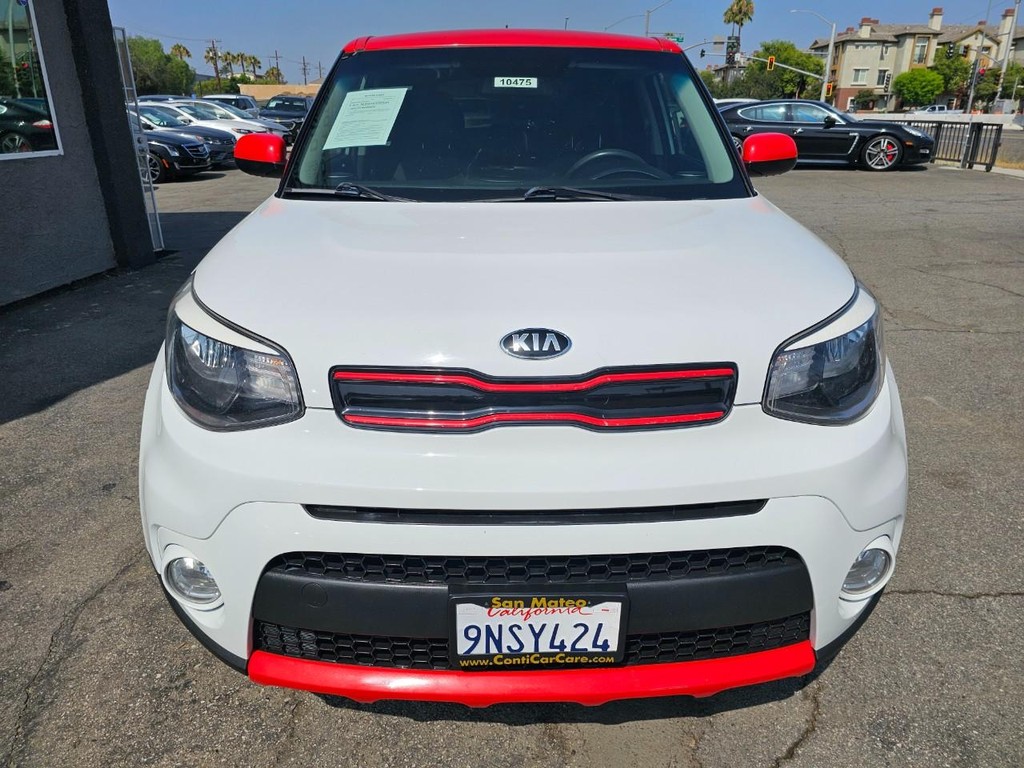 Kia Soul Vehicle Full-screen Gallery Image 9
