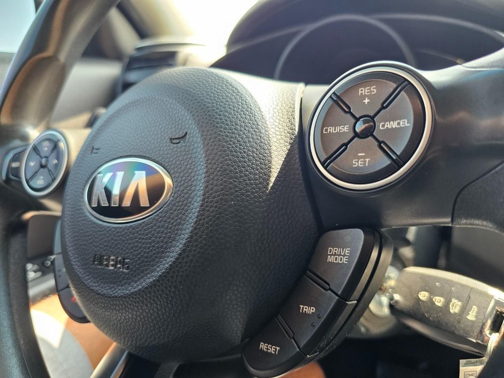 Kia Soul Vehicle Full-screen Gallery Image 21