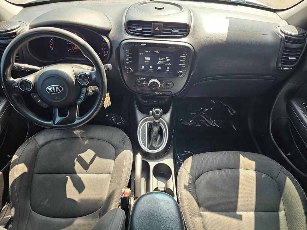 Kia Soul Vehicle Full-screen Gallery Image 24