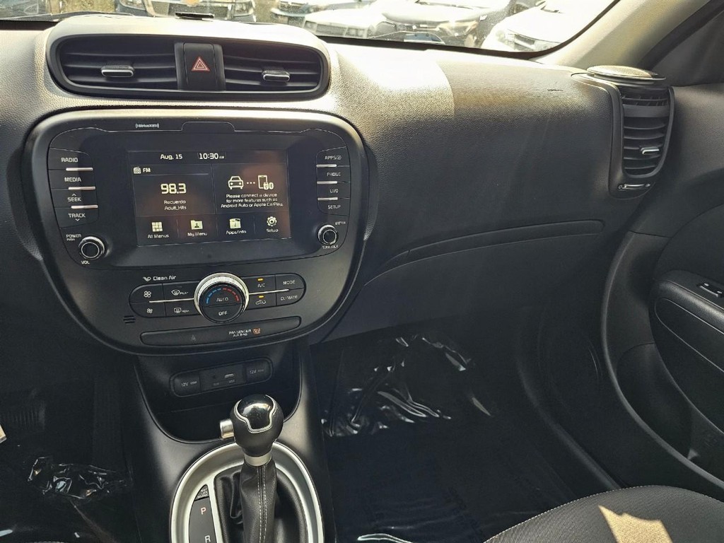 Kia Soul Vehicle Full-screen Gallery Image 28