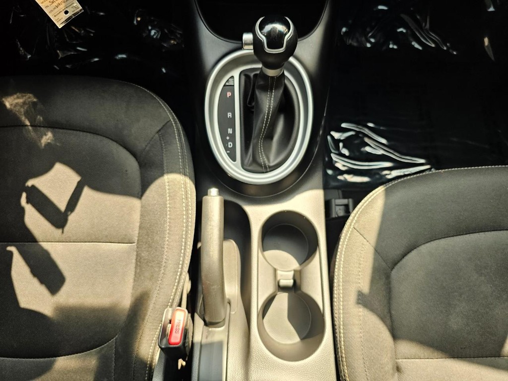 Kia Soul Vehicle Full-screen Gallery Image 31