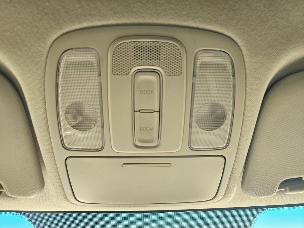 Kia Soul Vehicle Full-screen Gallery Image 32