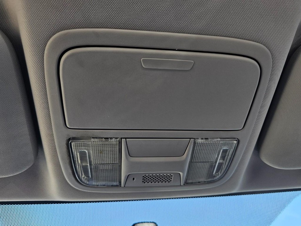 Honda CR-V Vehicle Full-screen Gallery Image 32