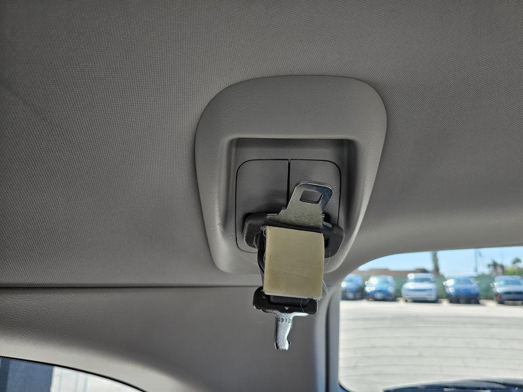 Honda CR-V Vehicle Full-screen Gallery Image 33