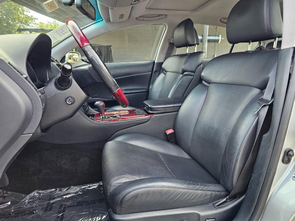 Lexus GS 300 Vehicle Full-screen Gallery Image 18