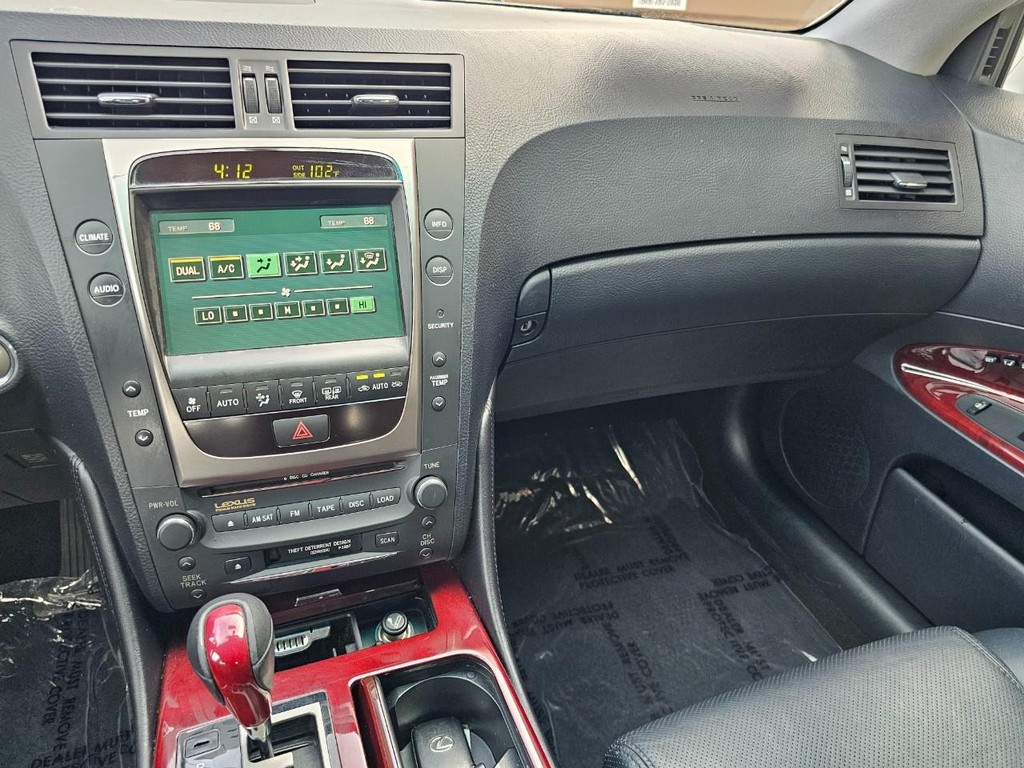 Lexus GS 300 Vehicle Full-screen Gallery Image 30