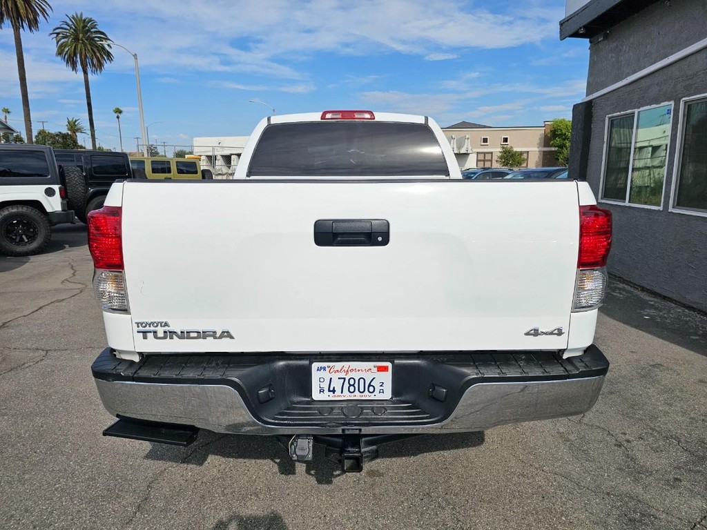 Toyota Tundra 4WD Truck Vehicle Full-screen Gallery Image 05