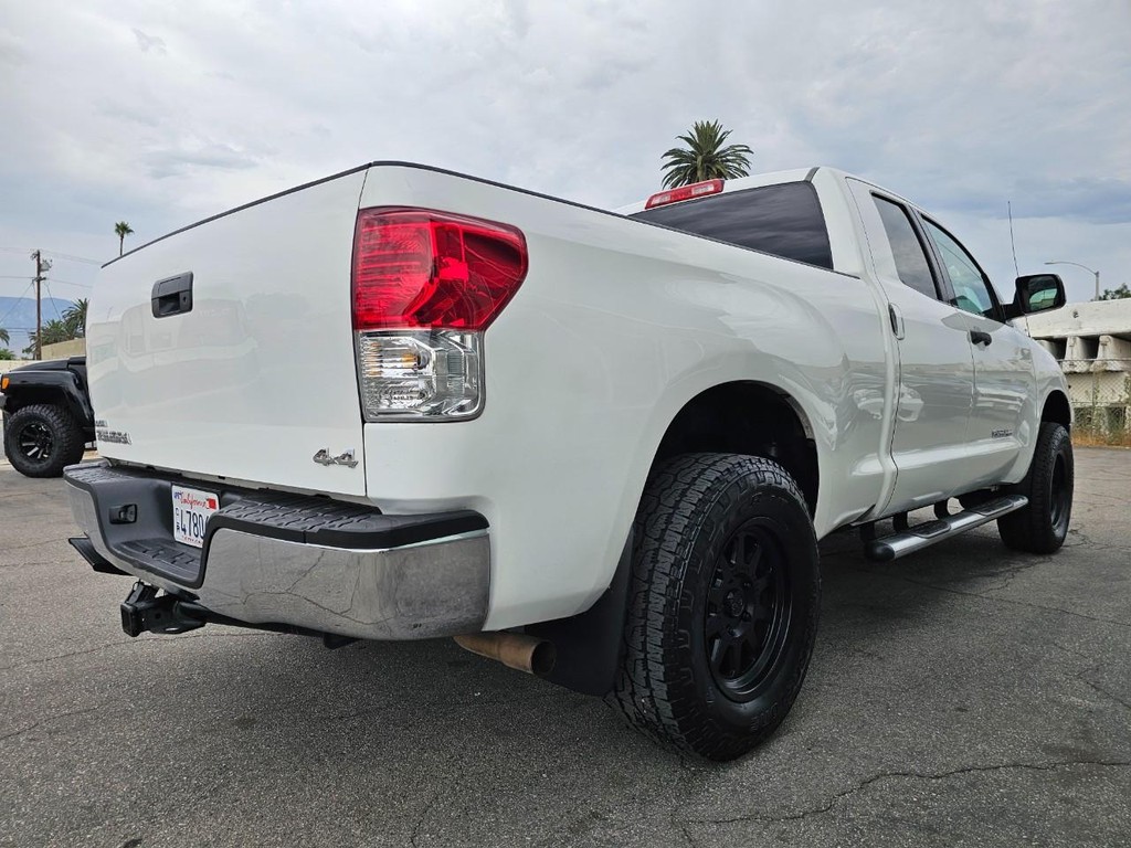 Toyota Tundra 4WD Truck Vehicle Full-screen Gallery Image 06