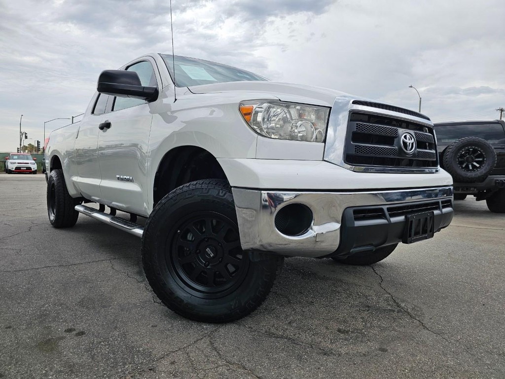 Toyota Tundra 4WD Truck Vehicle Full-screen Gallery Image 08