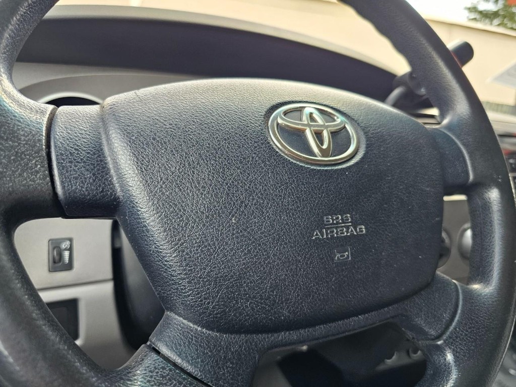 Toyota Tundra 4WD Truck Vehicle Full-screen Gallery Image 24