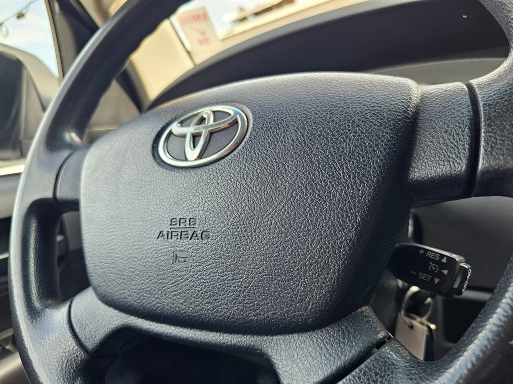 Toyota Tundra 4WD Truck Vehicle Full-screen Gallery Image 25