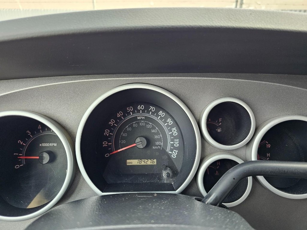 Toyota Tundra 4WD Truck Vehicle Full-screen Gallery Image 26