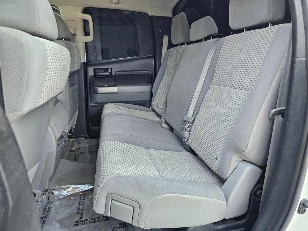 Toyota Tundra 4WD Truck Vehicle Full-screen Gallery Image 29