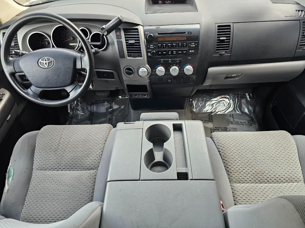 Toyota Tundra 4WD Truck Vehicle Full-screen Gallery Image 30