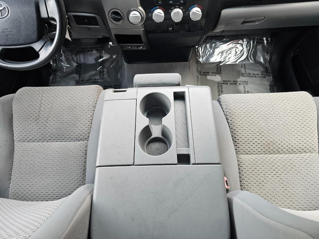 Toyota Tundra 4WD Truck Vehicle Full-screen Gallery Image 35