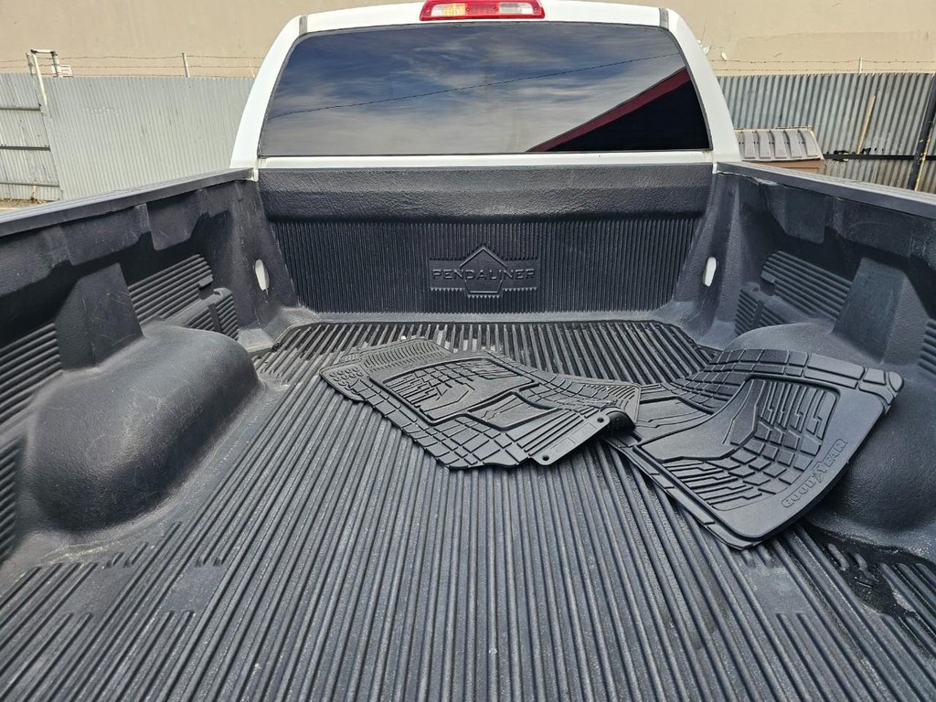 Toyota Tundra 4WD Truck Vehicle Full-screen Gallery Image 38