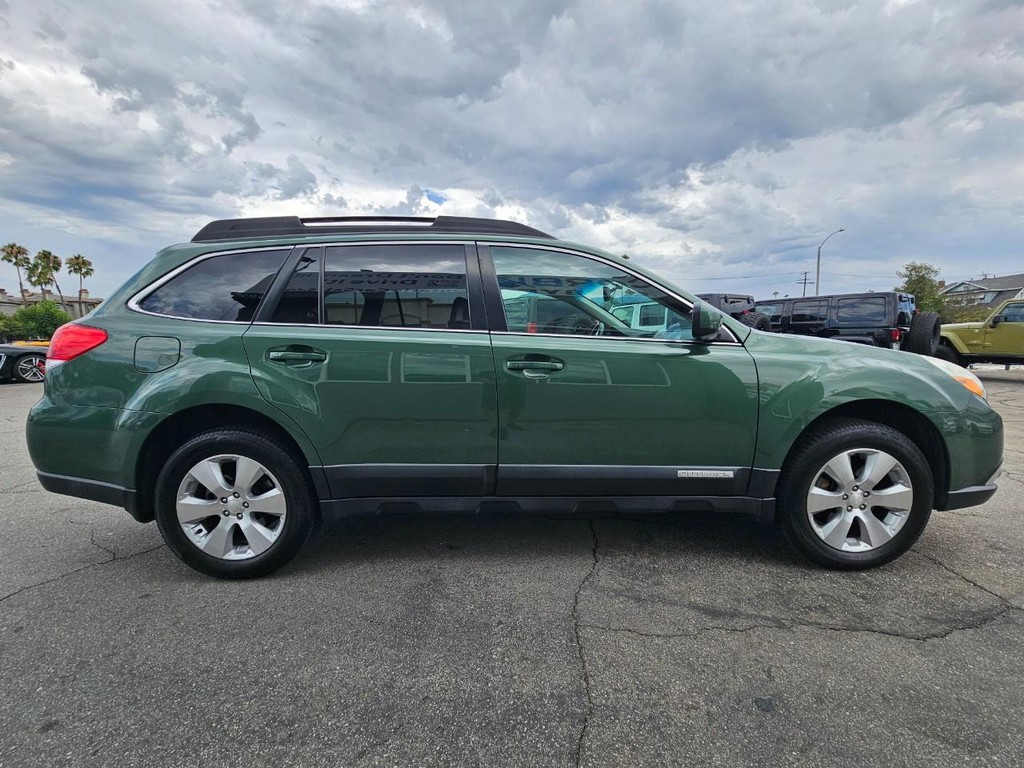Subaru Outback Vehicle Full-screen Gallery Image 07