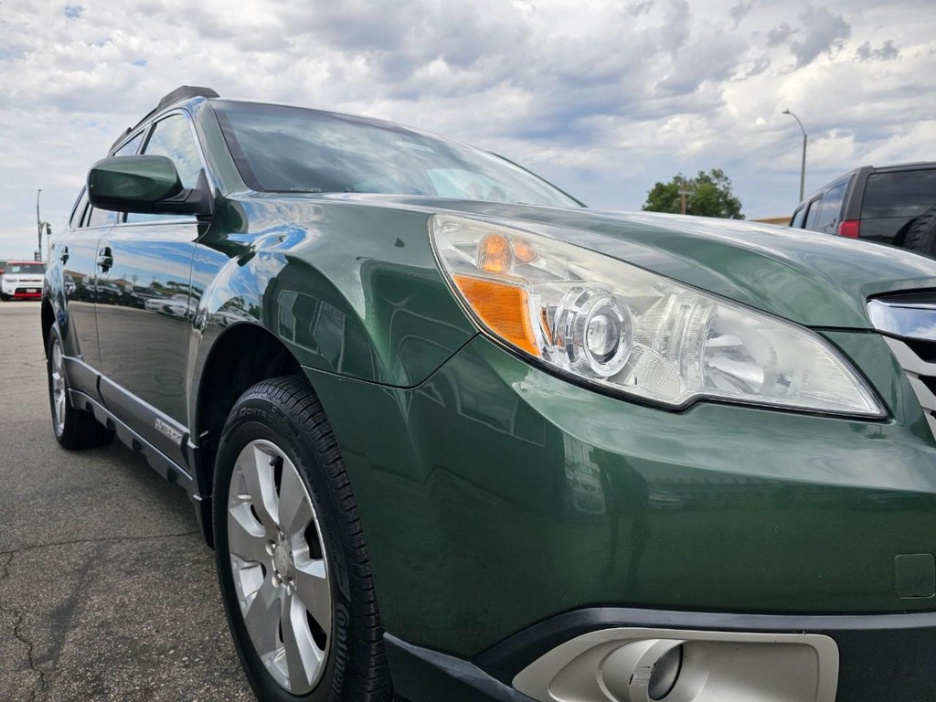 Subaru Outback Vehicle Full-screen Gallery Image 10