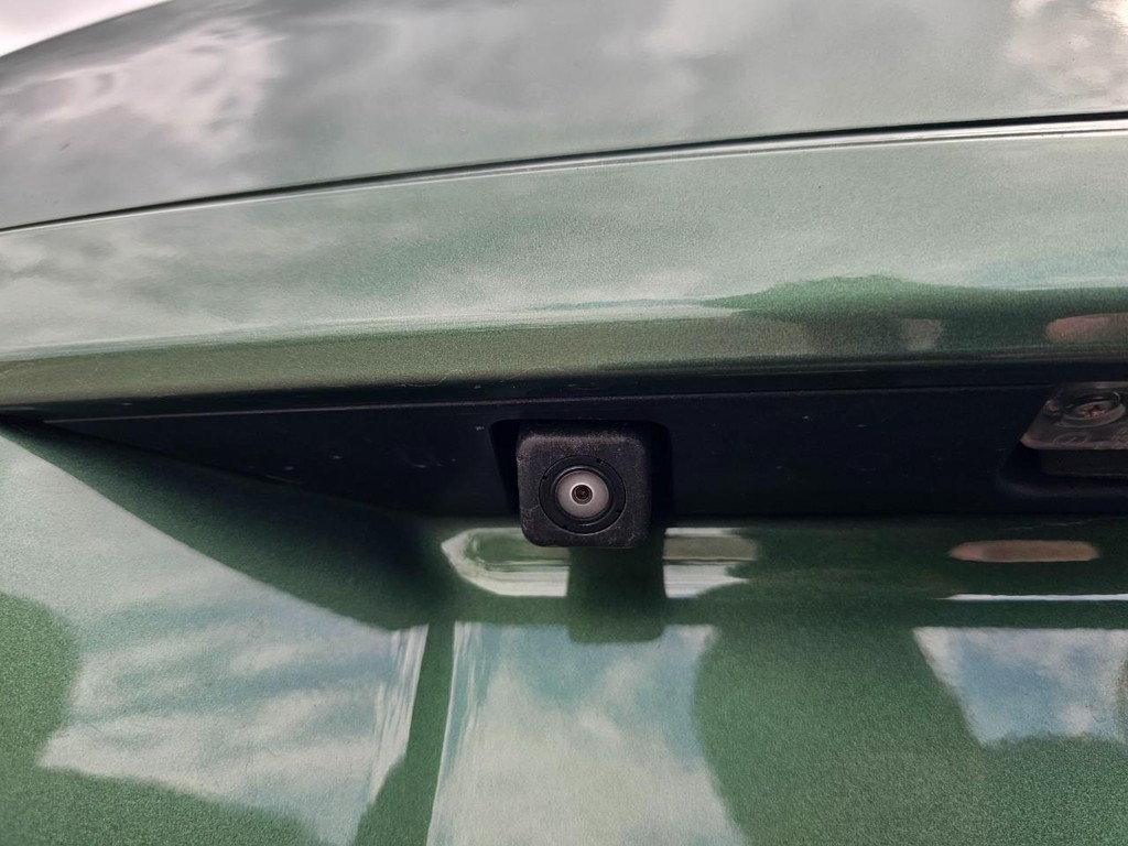 Subaru Outback Vehicle Full-screen Gallery Image 16