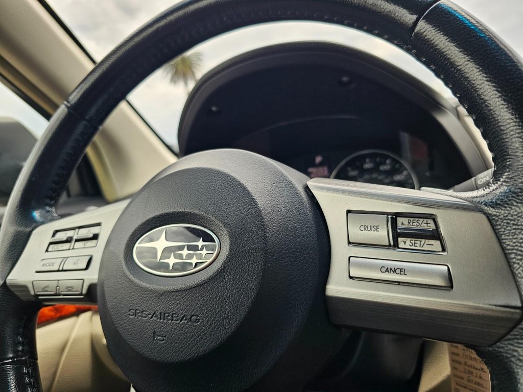 Subaru Outback Vehicle Full-screen Gallery Image 24