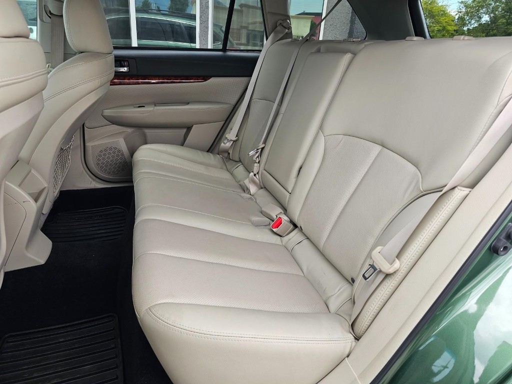 Subaru Outback Vehicle Full-screen Gallery Image 29