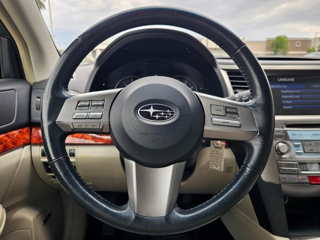 Subaru Outback Vehicle Full-screen Gallery Image 33