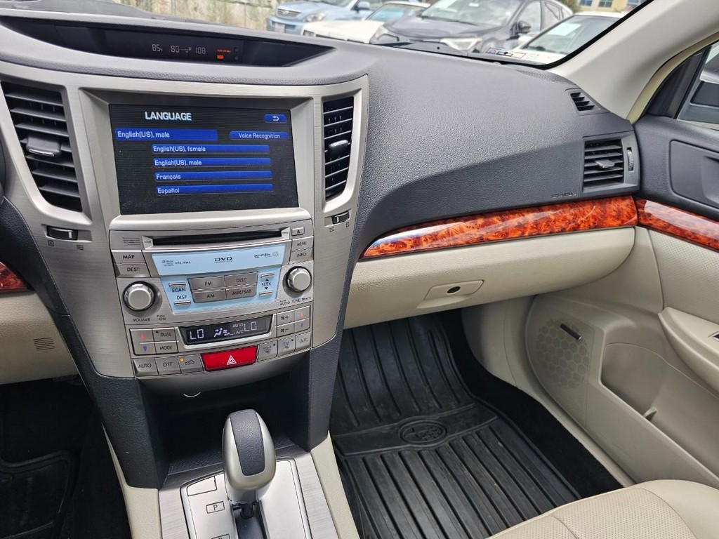 Subaru Outback Vehicle Full-screen Gallery Image 35