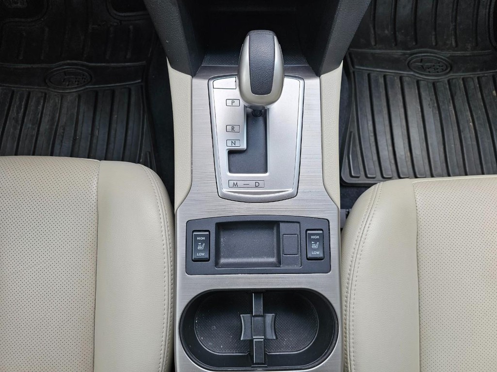 Subaru Outback Vehicle Full-screen Gallery Image 37