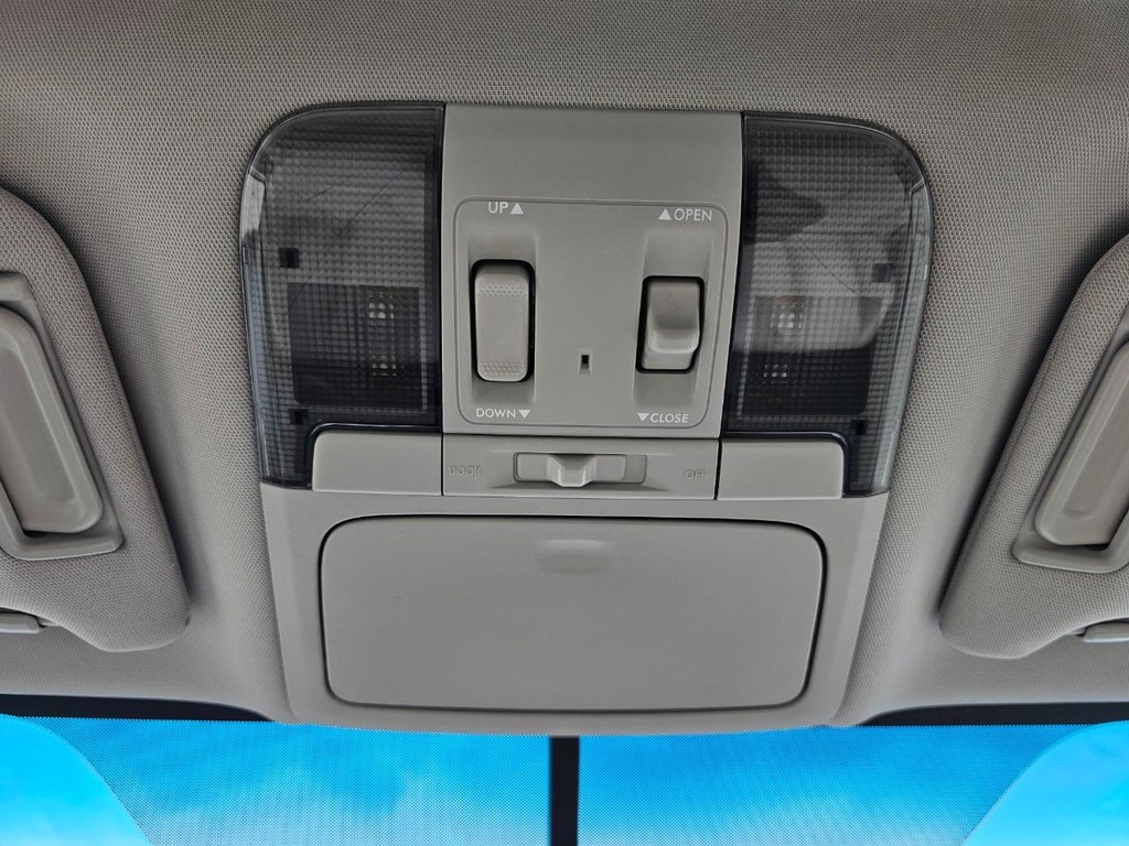 Subaru Outback Vehicle Full-screen Gallery Image 38